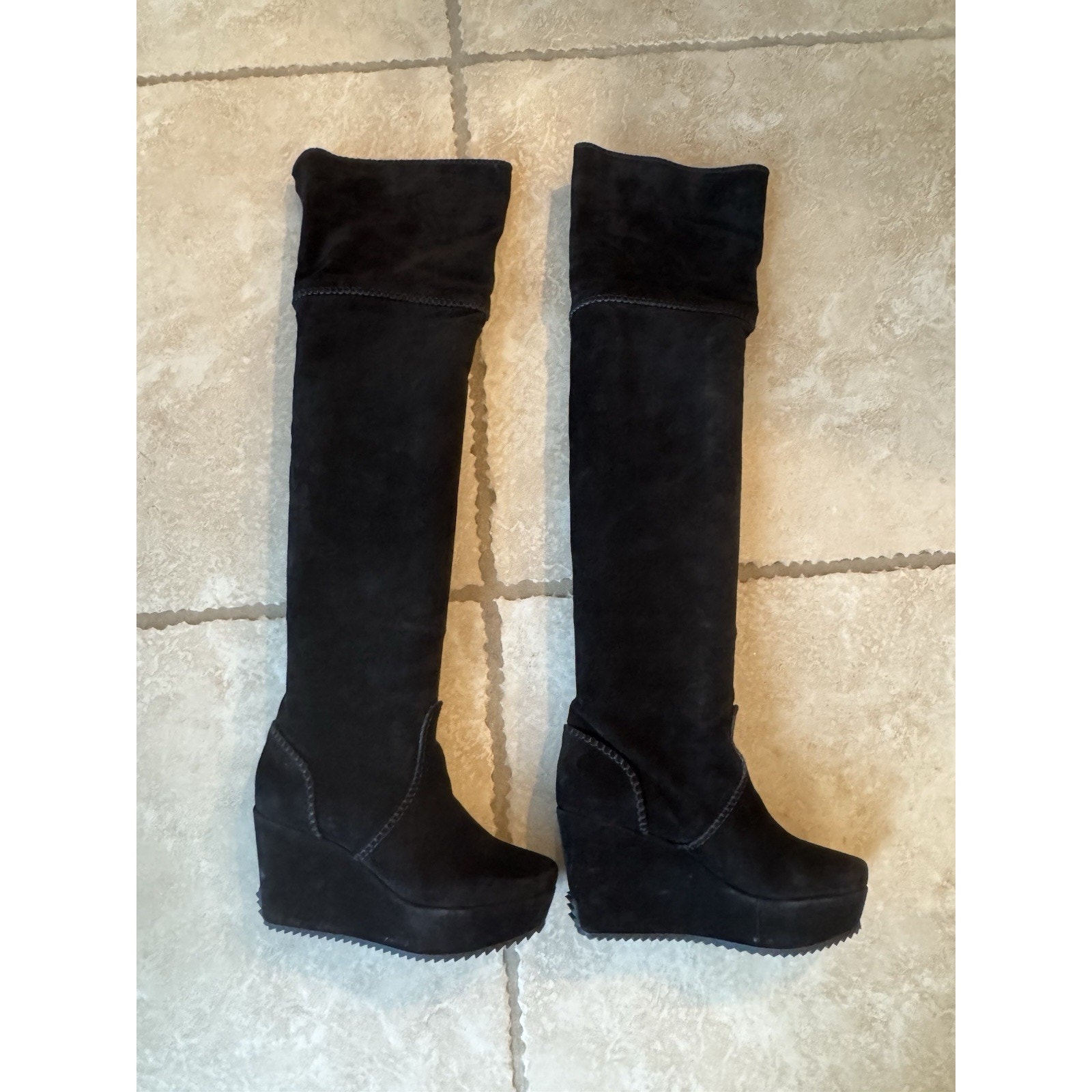 Donna Karan Black Suede Knee High Wedge Boots Women’s Size 35 Used W/ Box